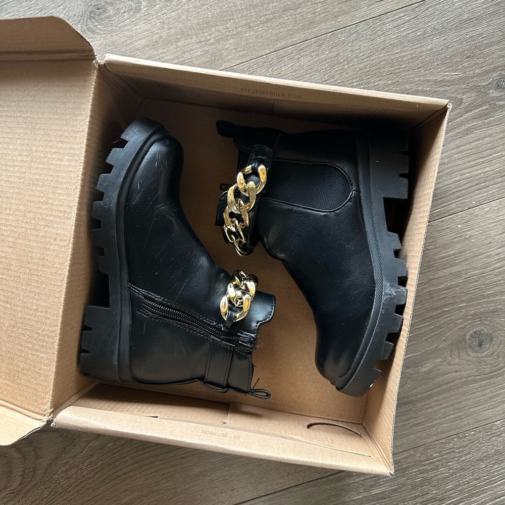 Steve Madden Black Ankle Boots with Gold Chain